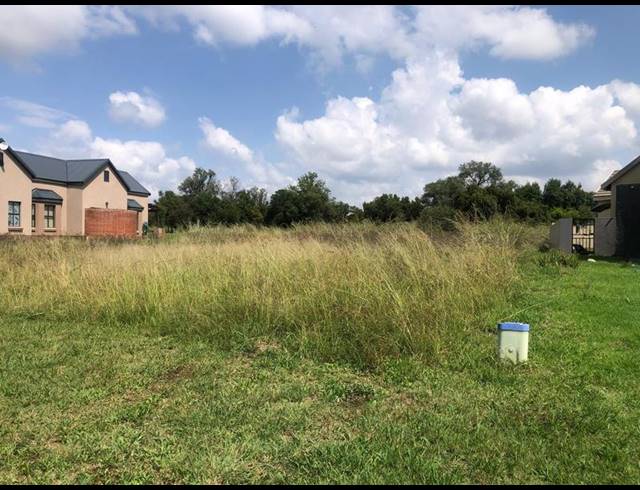 LAND FOR SALE IN WATERLAKE FARM LIFESTYLE ESTATE